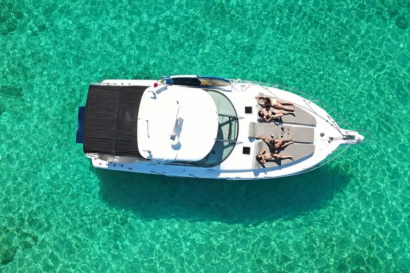 100 ft Yacht